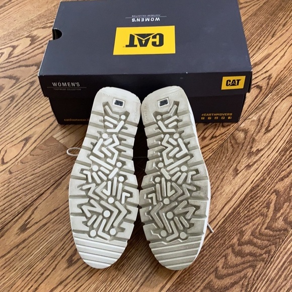 BNWT women’s caterpillar WindUp lace up - Picture 3 of 7